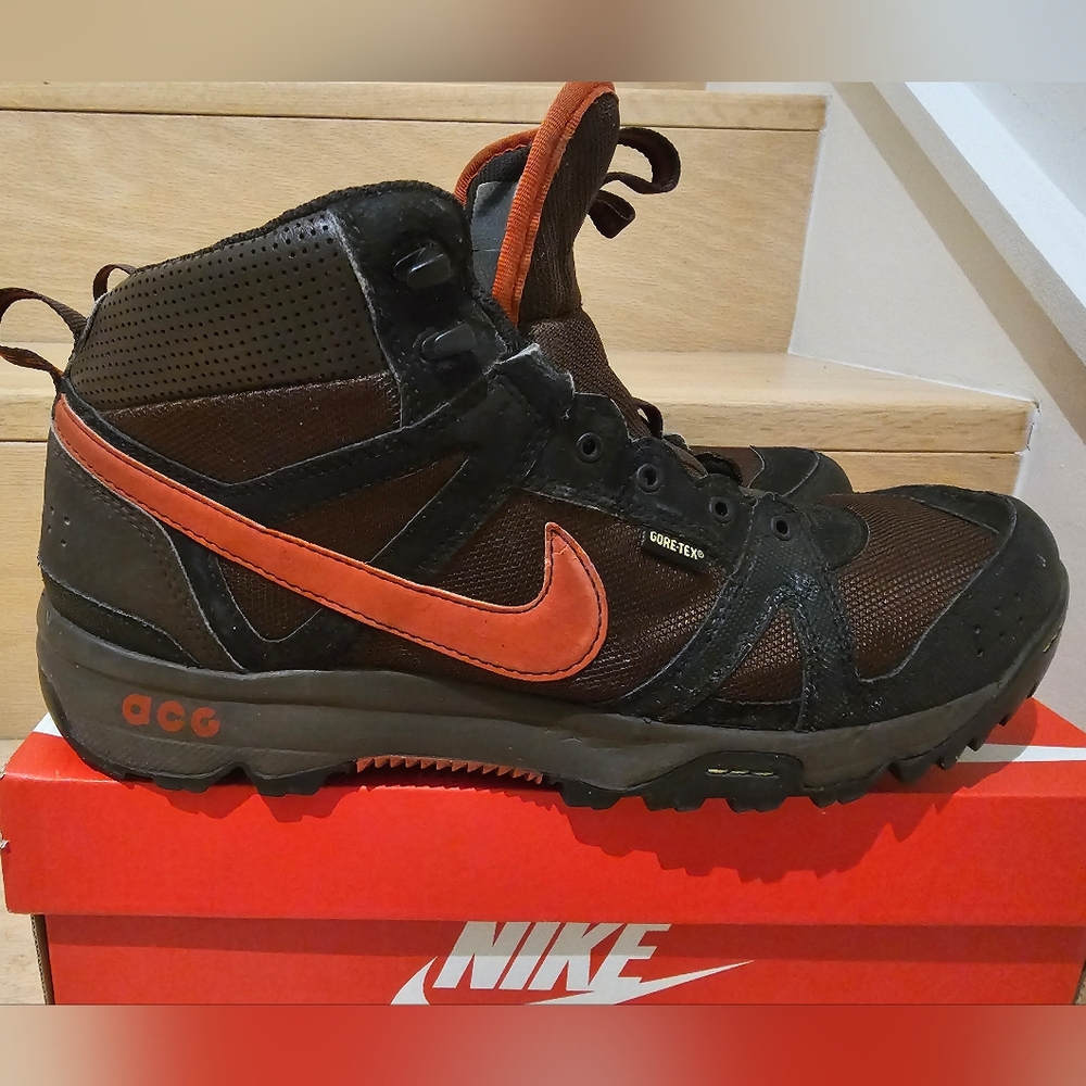 Nike ACG Rongbuk Brown Coral Size 12